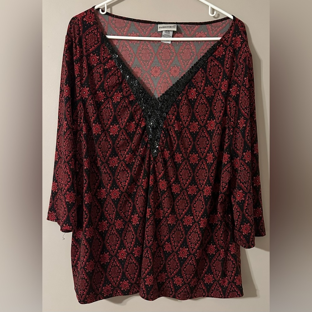 FASHION BUG size 22/24 red and black 3/4 length sleeved, pull on V-neck blouse